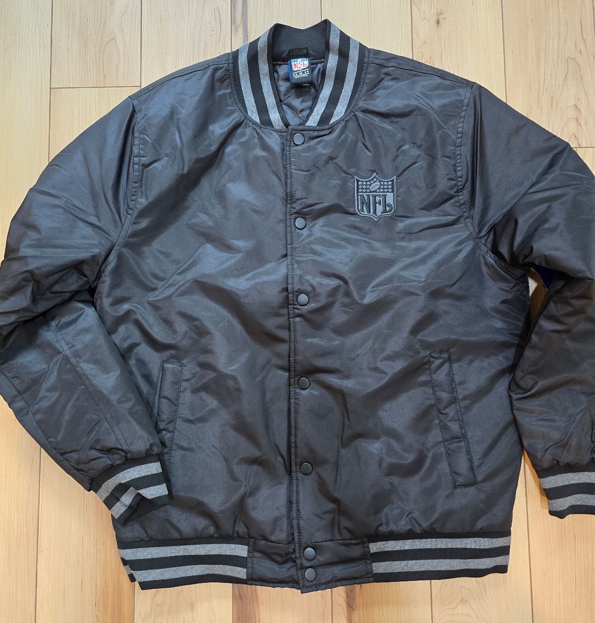 NEW NFL Shield Logo Bomber Jacket Satin Black NFL Team Apparel Men's Size Medium