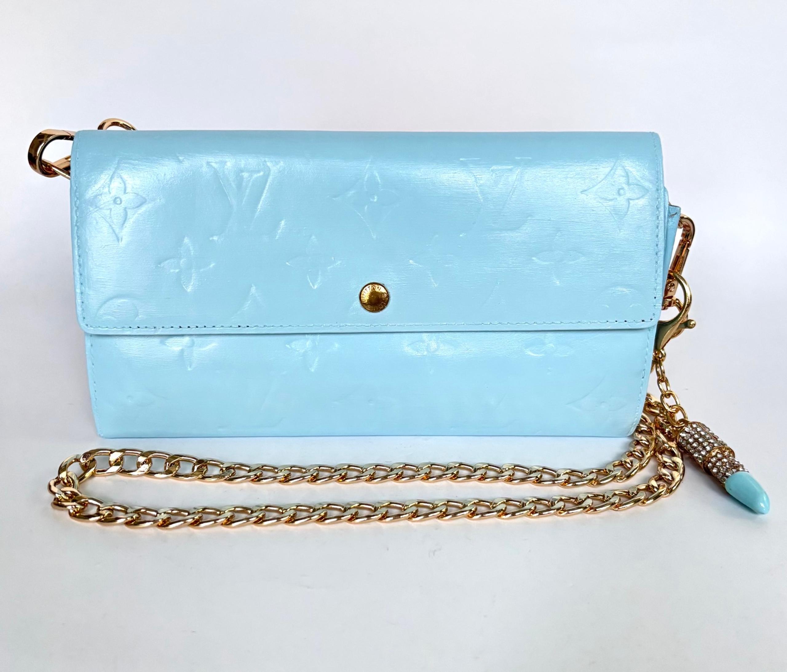 LOUIS VUITTON Monogram Baby Blue Vernis Reade Wallet on Chain