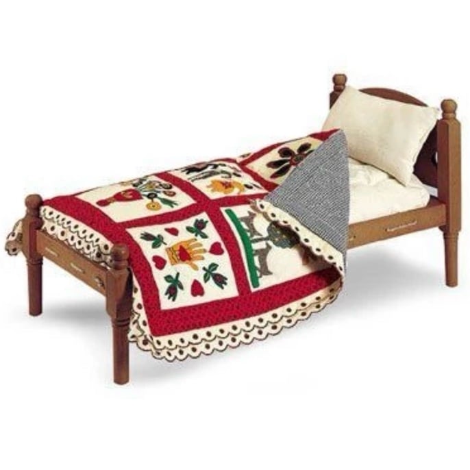 Addy’s Bed and Bedding American Girl retired Like New