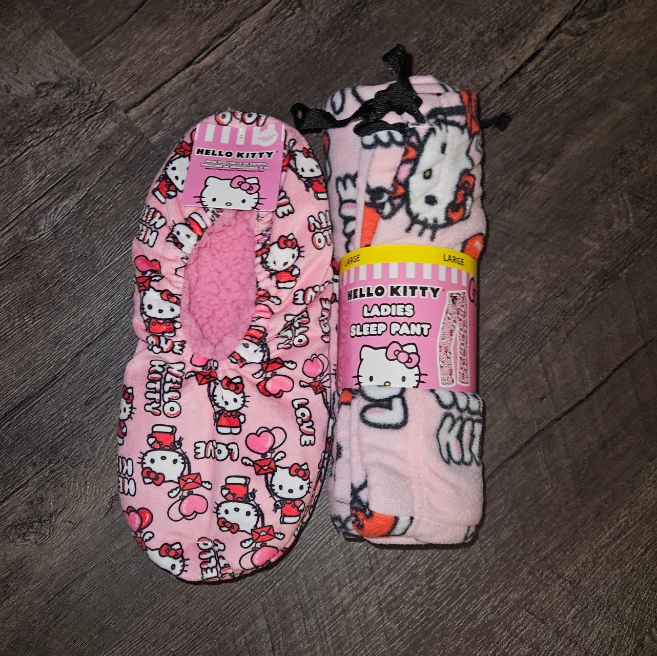 Hello Kitty Valentine's Day bundle