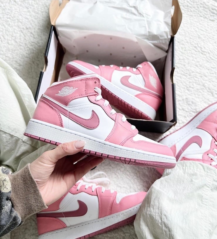 nike Air Jordan 1 mids