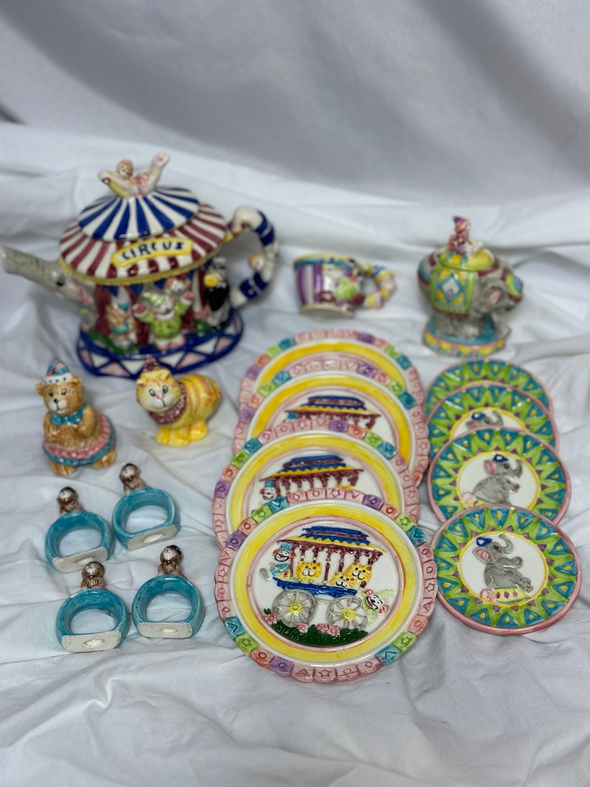 17 Piece Children’s Tea Set Mercuries 1995 Mini Tea Pot cups plates creamer