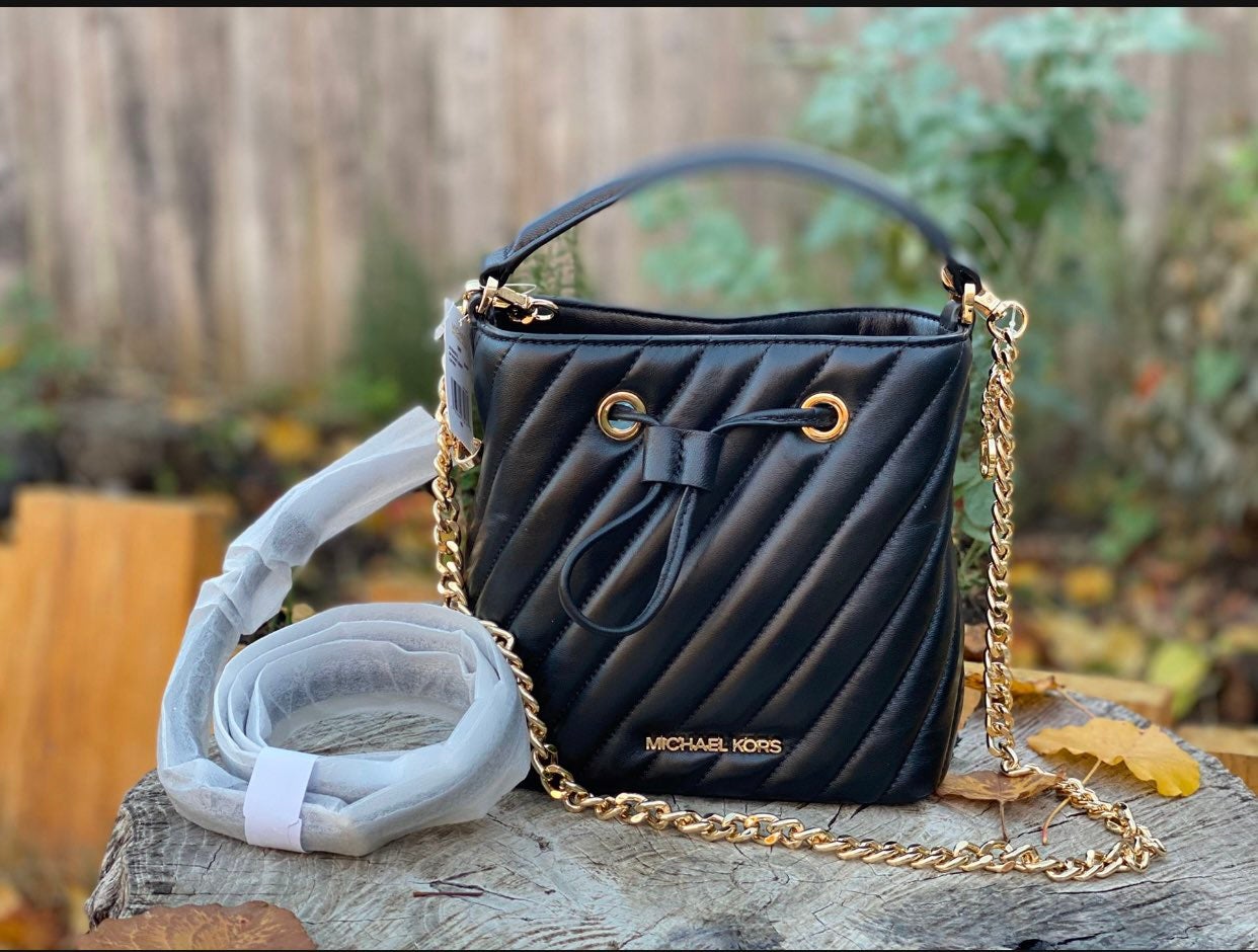 6月★Michael Kors★SURI SM BUCKET XBODY New Michael Kors Suri Small Bucket Crossbody bag Logo Coated