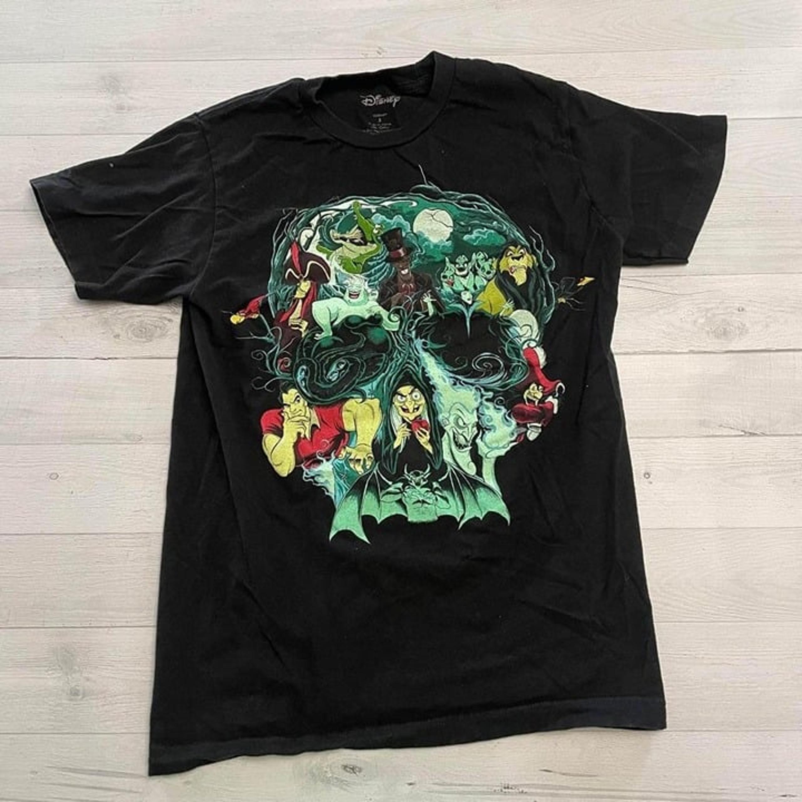 Disney Villians tshirt size small