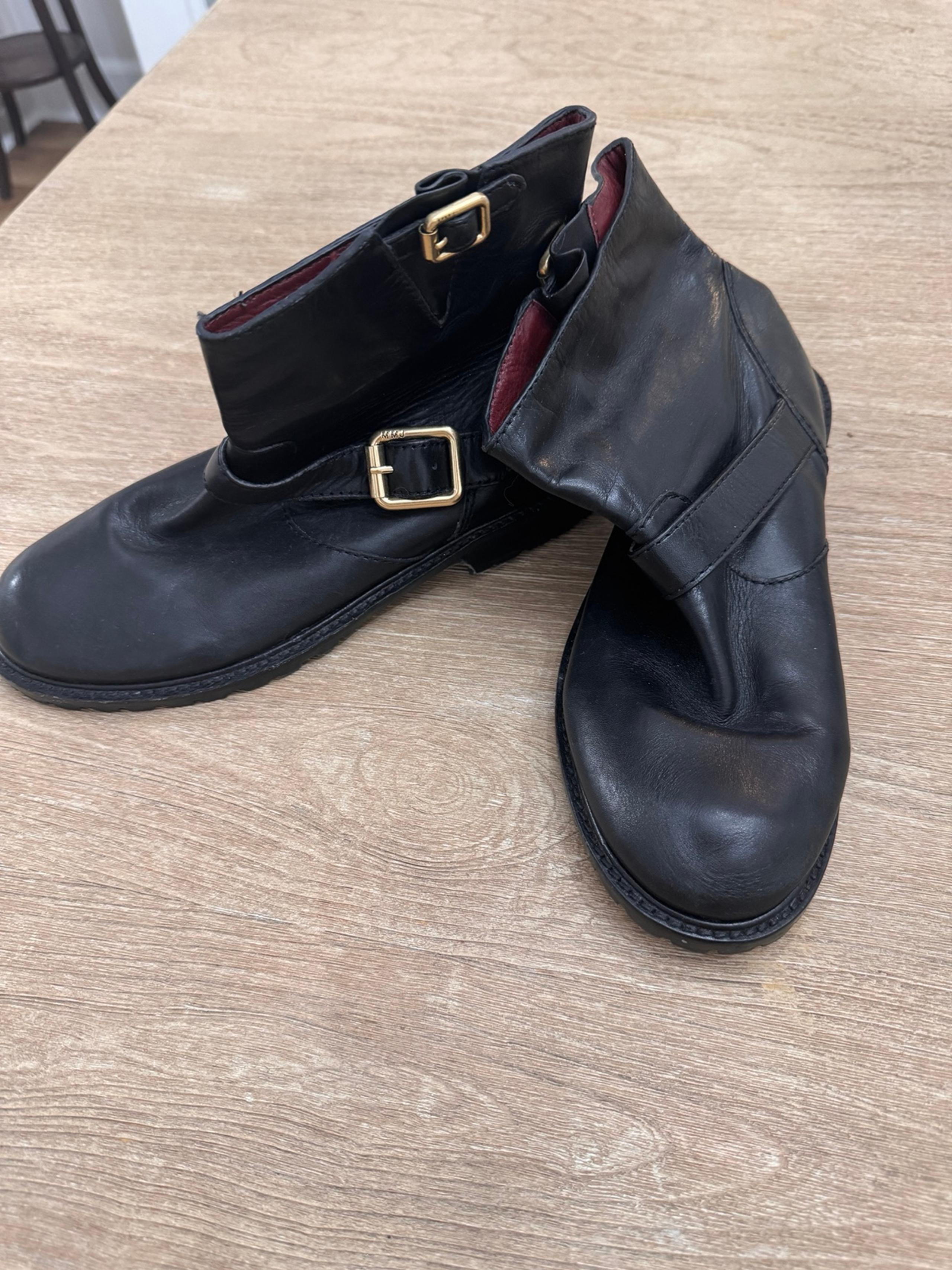 Marc by Marc Jacob’s black leather ankle moto boots size 8