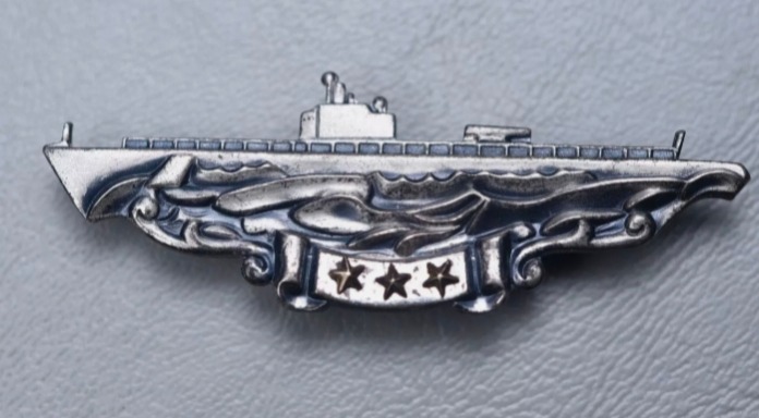 WWII US Navy Submarine Combat Patrol Badge 3 Stars Pin Back S