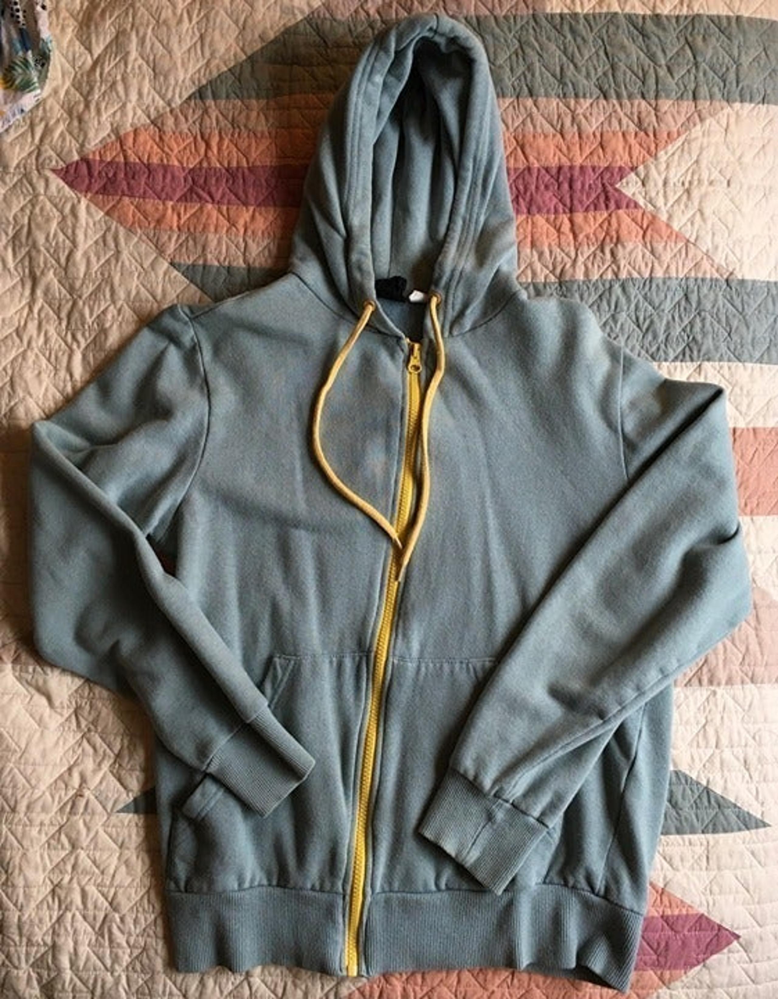 BDG Men's Hooded Zip-Up Sweatshirt, Baby Blue w. Yellow Accent, Size S