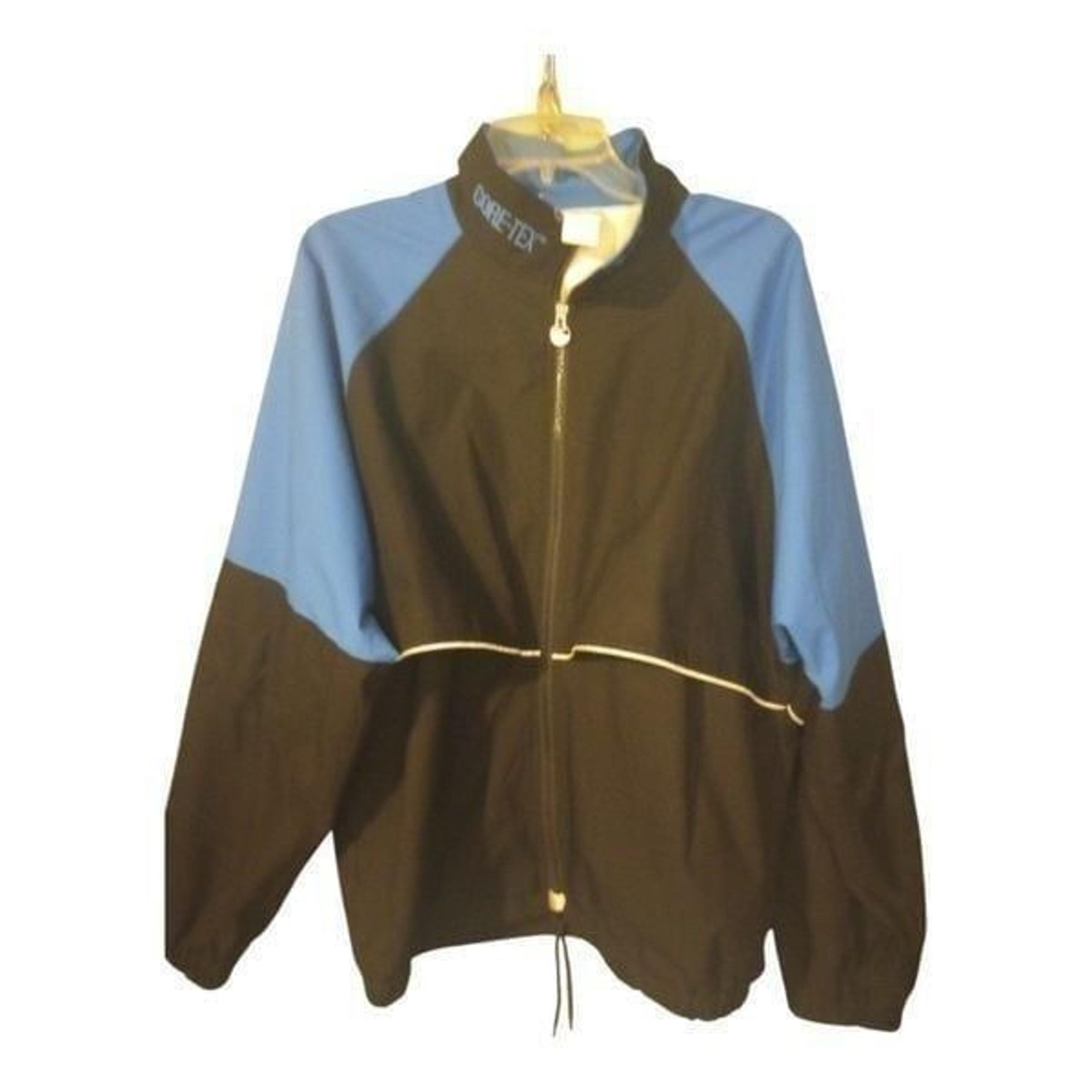 Vintage Asics Gore Tex windbreaker jacket with front zipper and pockets