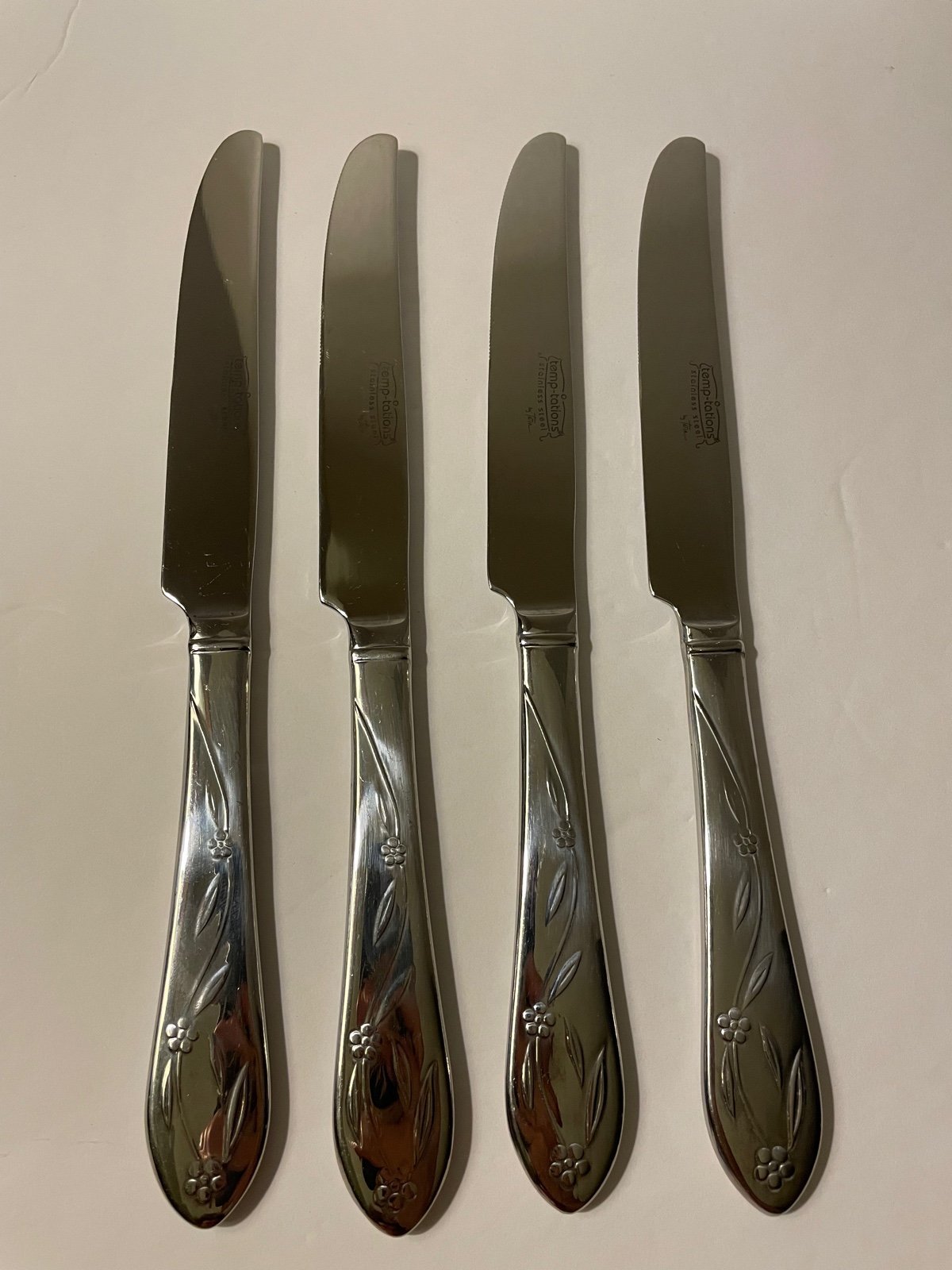 Temptations Dinner/Butter Knives Old World Floral 18/10 Stainless Flatware