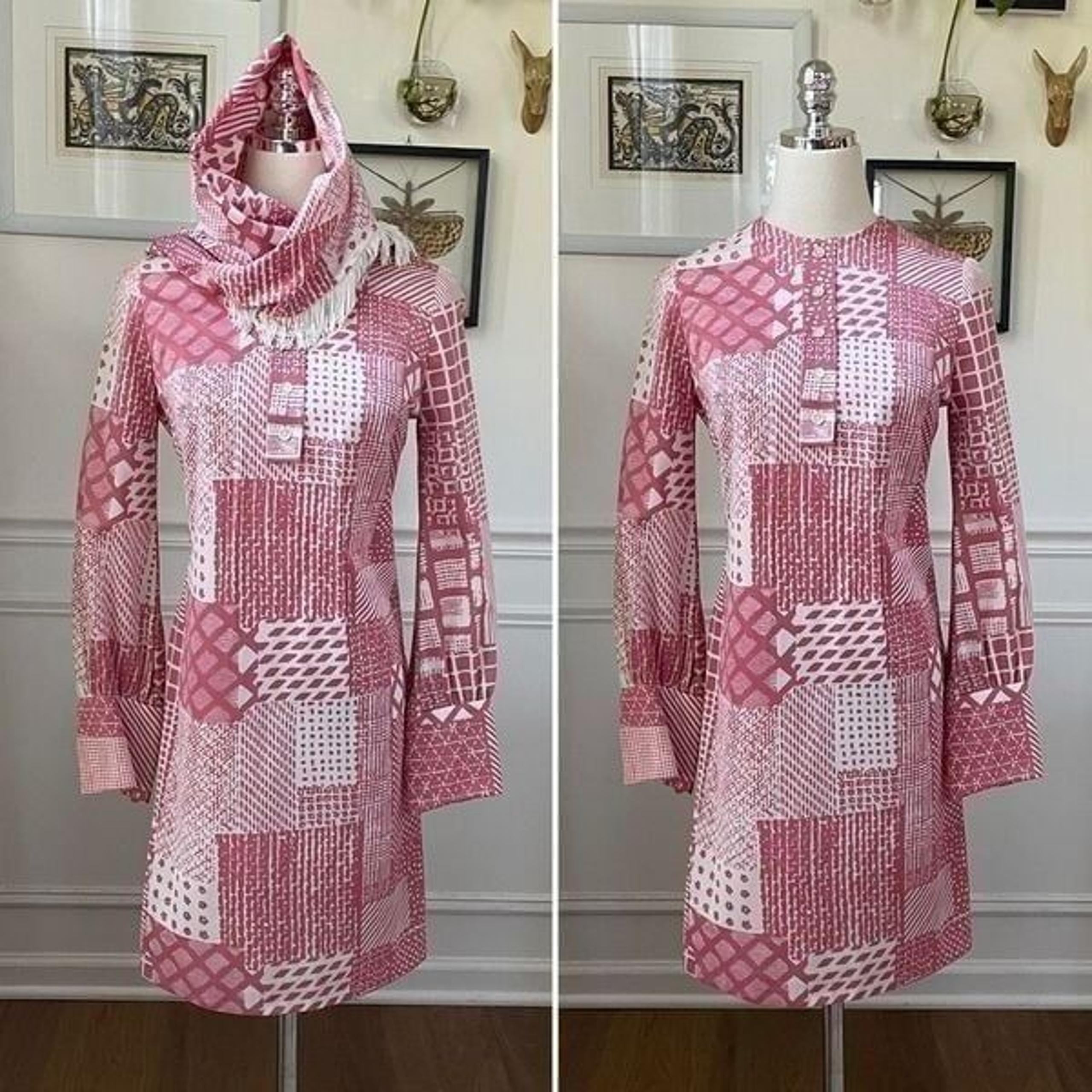 Vintage 70s Mauve Pink White Retro Print Shift Dress Scarf XS S