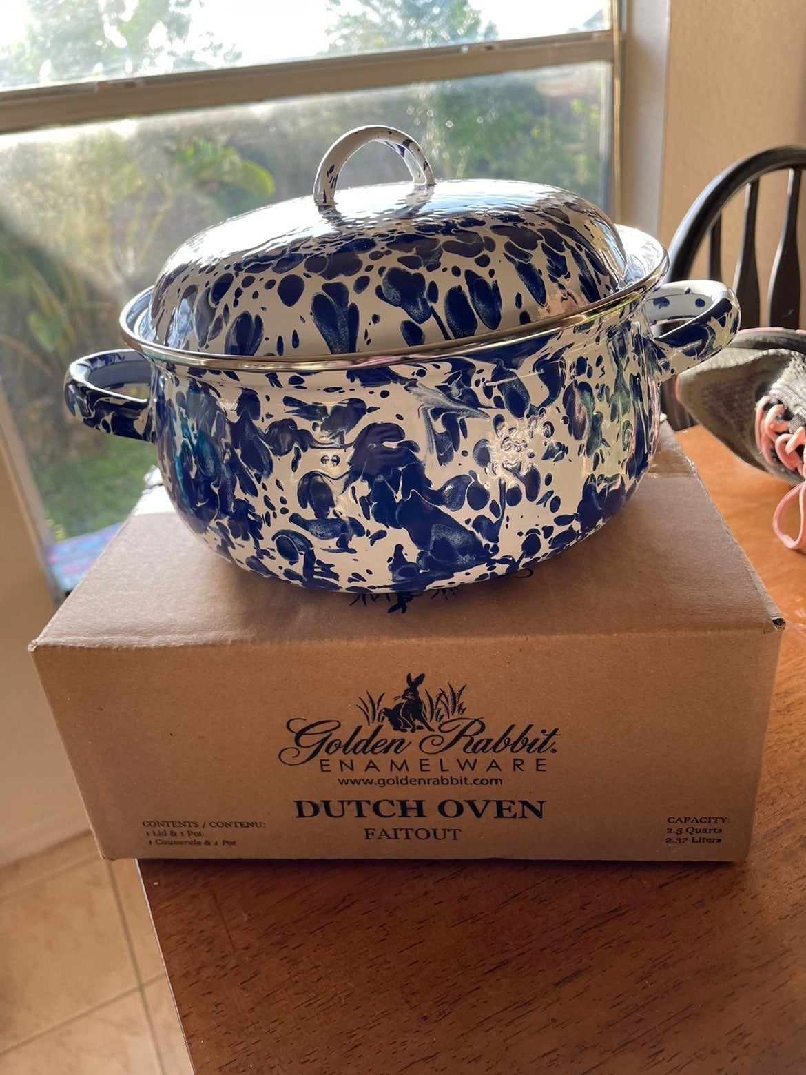 Golden Rabbit Swirl Enamel Dutch Oven