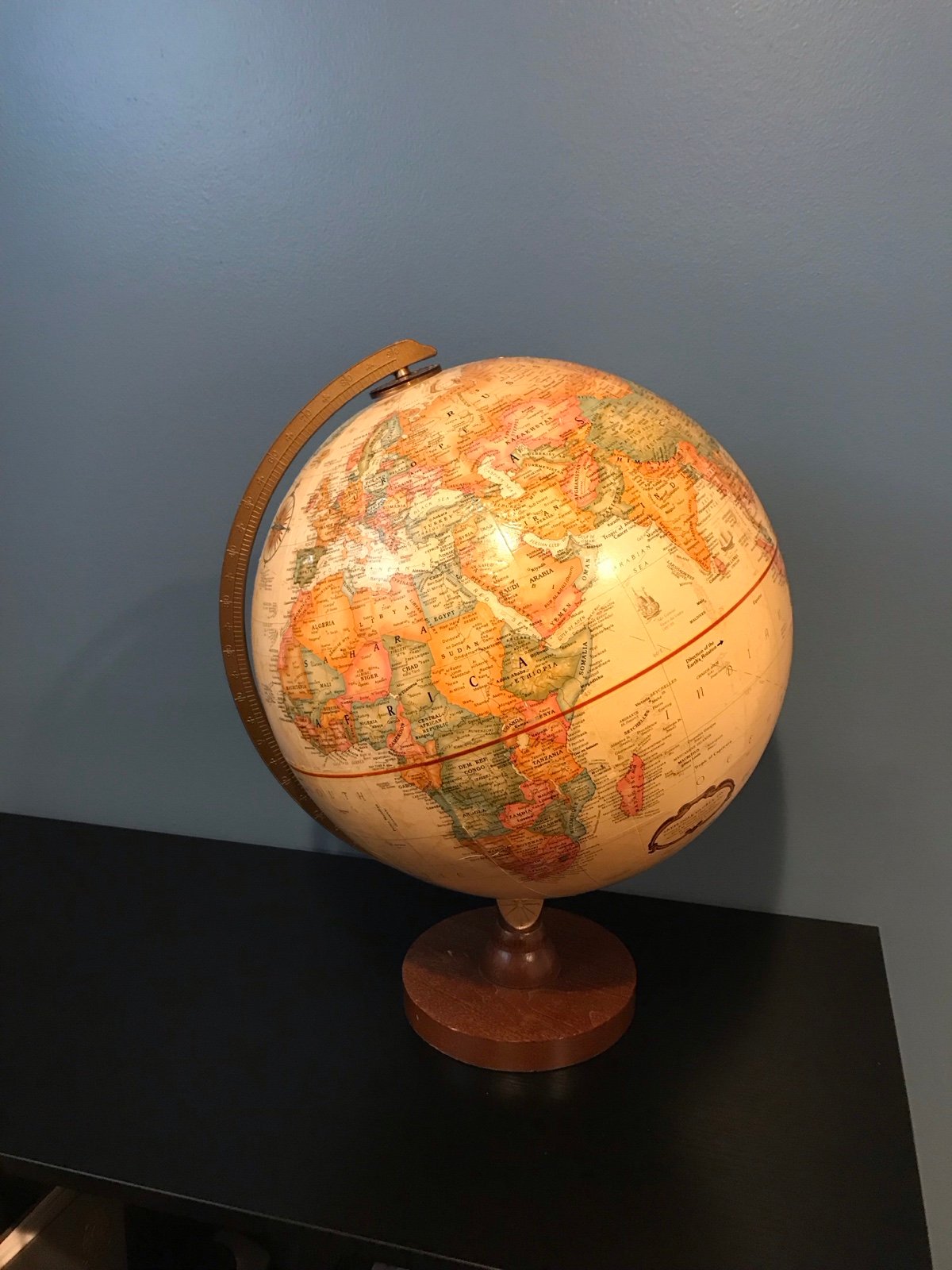 Globe envelope