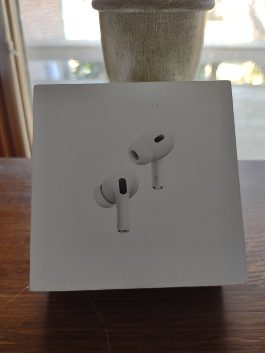 AIRPODS PRO 2ND GENERATION - NEW - FACTORY SEALED - FREE SHIPPING