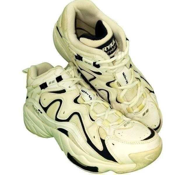 Ryka Re-Evolution Womens Pre-owned White w/Black Accents Sneakers - sz. 8 1/2