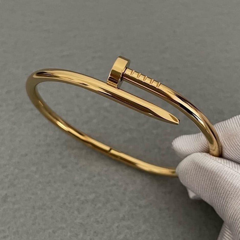 Size 19 Gold plated nail bracelet non-tarnish size M-L