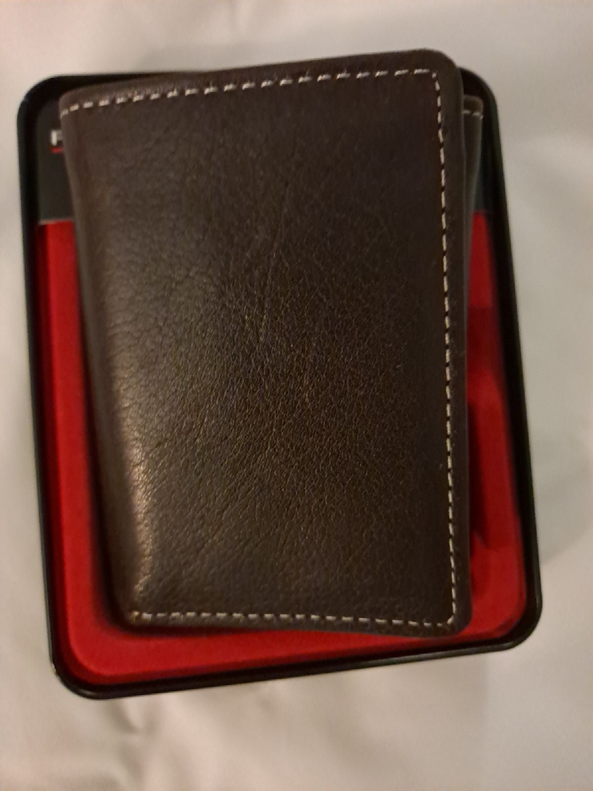 Men's Roundtree & Yorke Wallet for the Most Impressive Occasion .