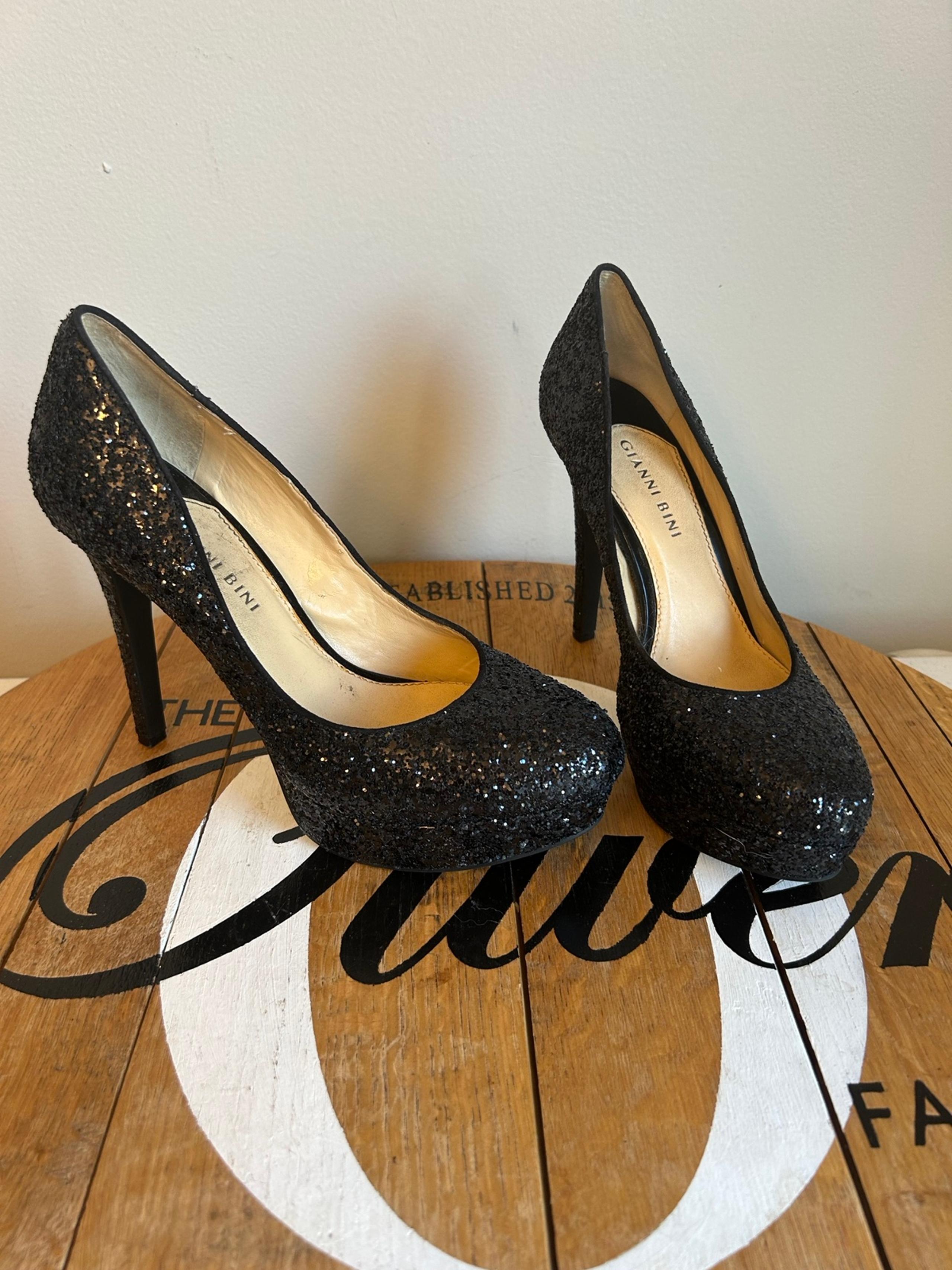 Gianni Bini Platform Heels Black Sparkles Size 8 Glitter Worn Once