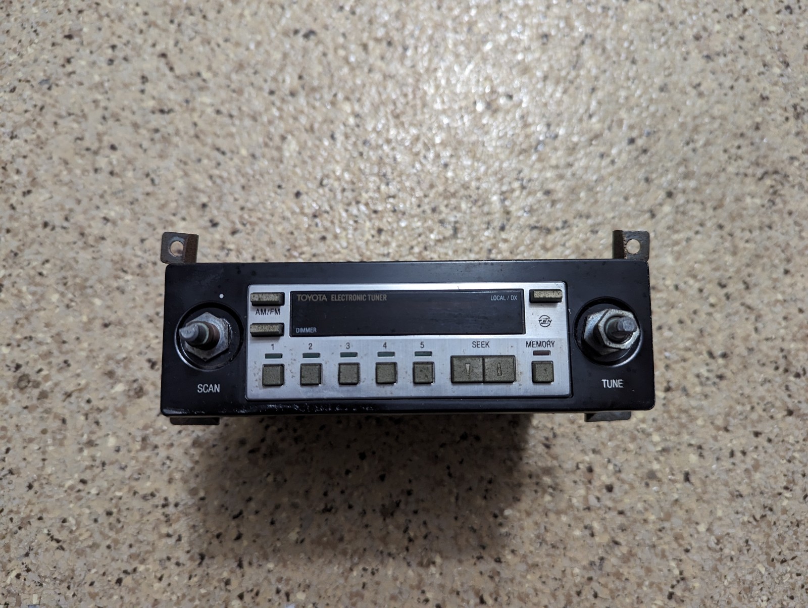 RARE OEM 1980 1981 Toyota Celica Fujitsu Electronic Tuner Radio 86120-14350 AMFM