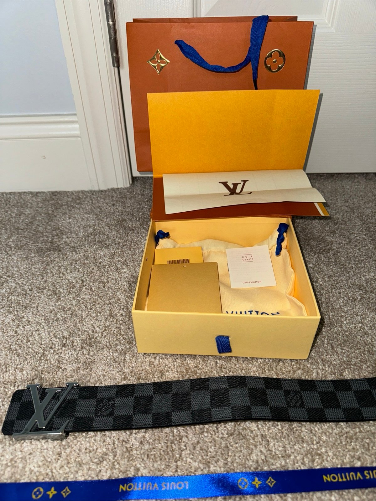 Louis Vuitton belt [TRIED ON] size 38 silver buckle