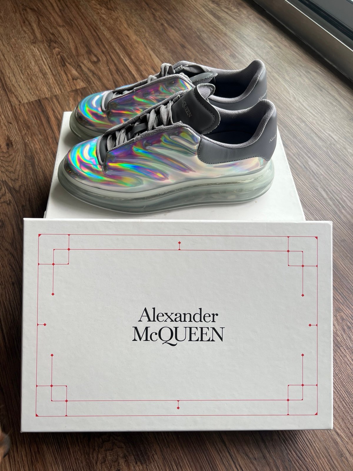 Alexander McQueen Oversized Iridescent sneakers EU 41