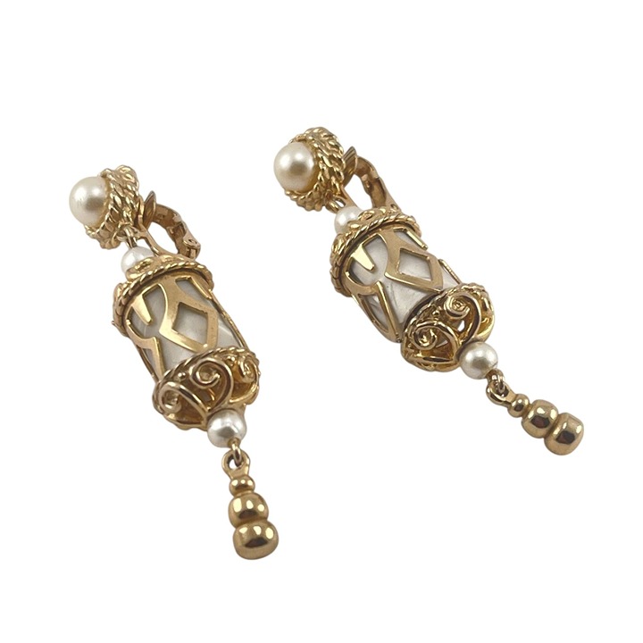 Emmons Magic Lantern Rare Gold Tone 1960s Pearl Drop Earrings With Filigree Desi
