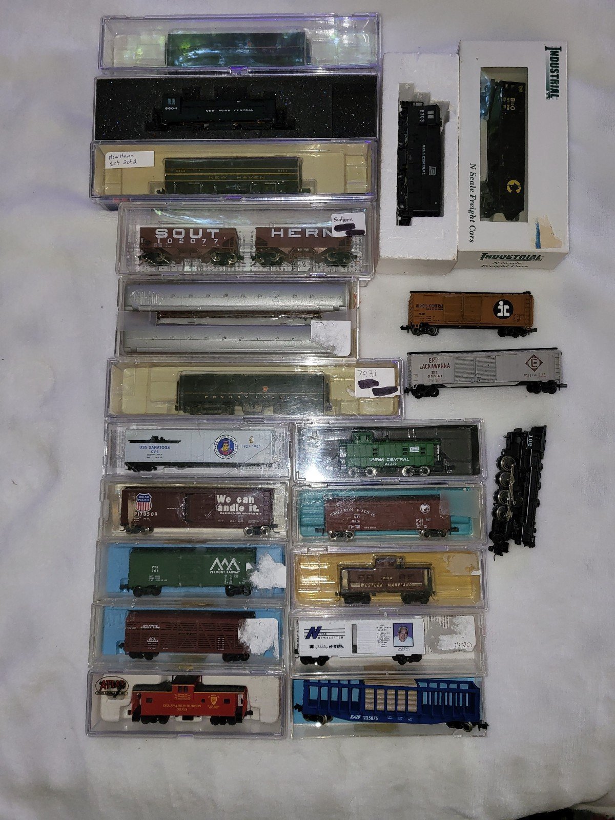 Train lot N scale