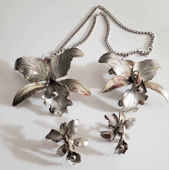 Coro Vintage 40's 50's orchid iris Parure set brooch earrings necklace silver