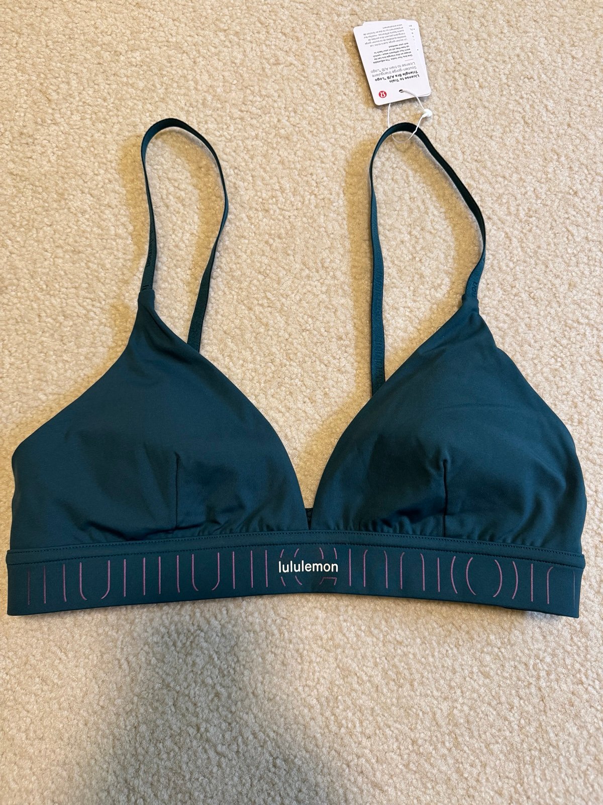 Lululemon license to train triangle bra A/B Sz 8