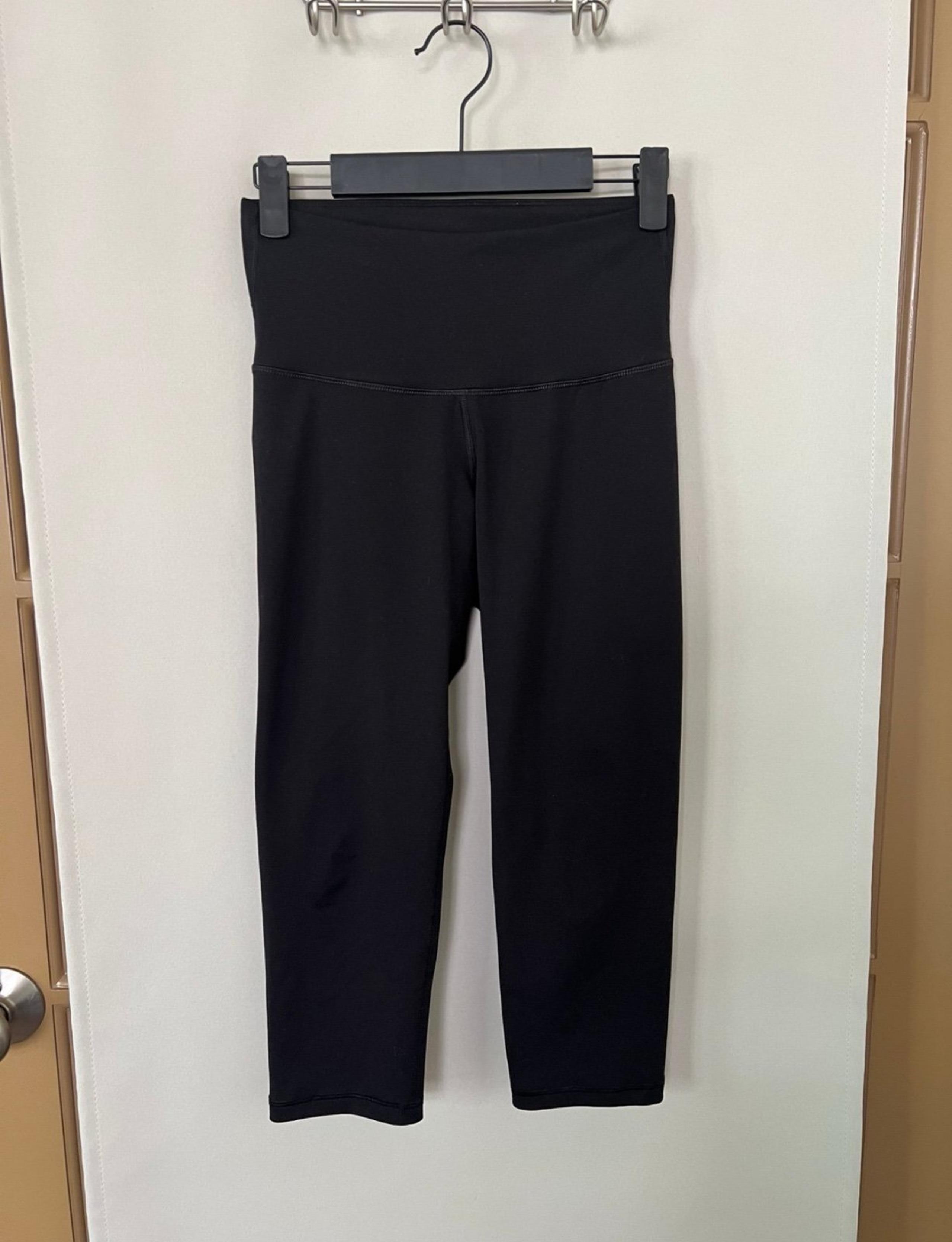 Old Navy Women's Small Petite Black Athletic
Work Out Leggings