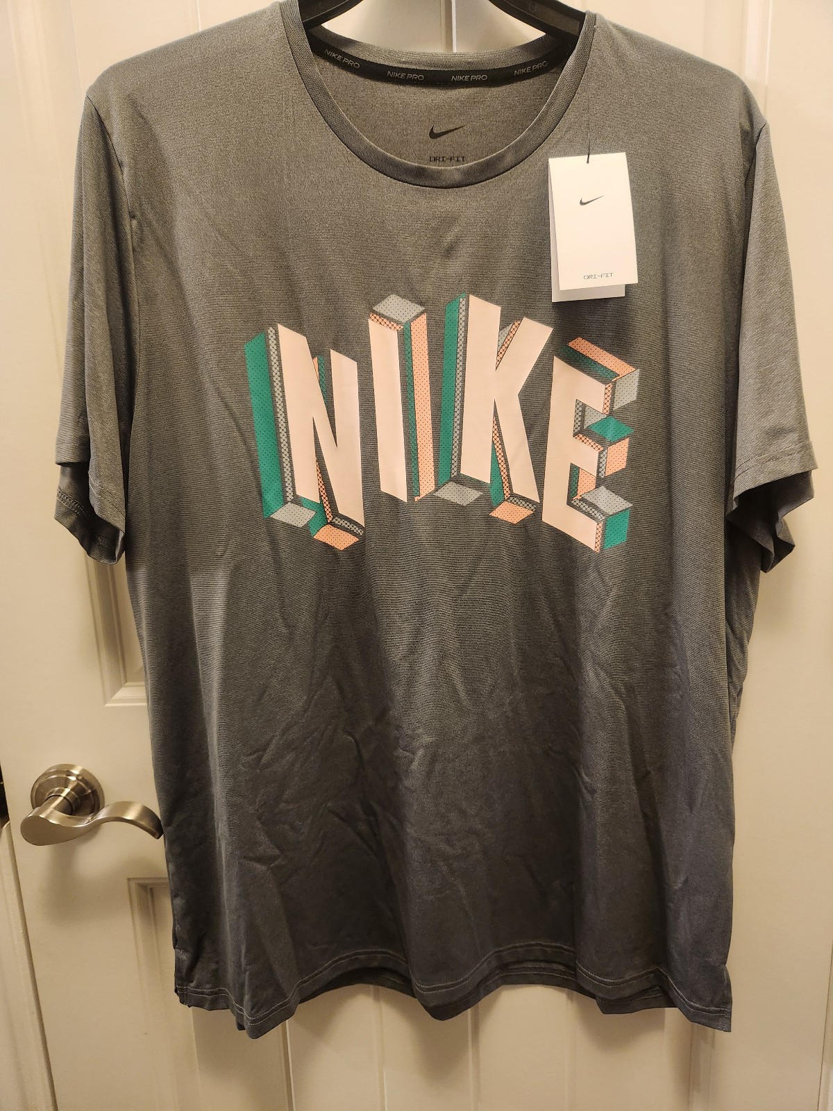 Nike Dri Fit T Shirt Men Size XL Retails 45