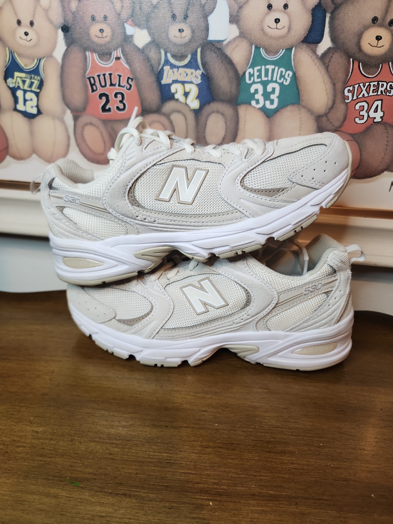 Unisex New Balance 530 Men Size 5, Women Size 6.5