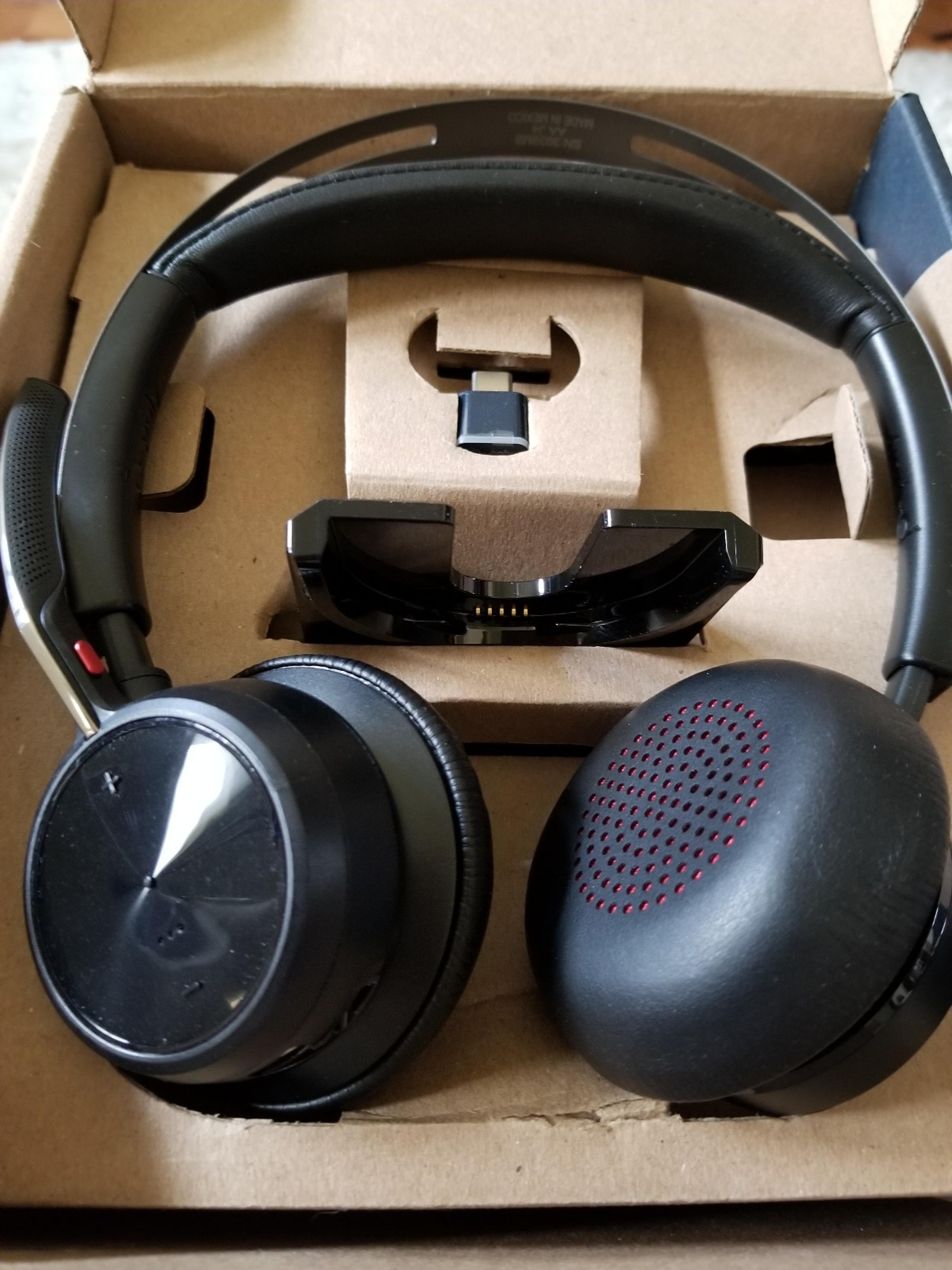 Poly Voyager FOCUS 2, wireless bluetooth stereo sound headset