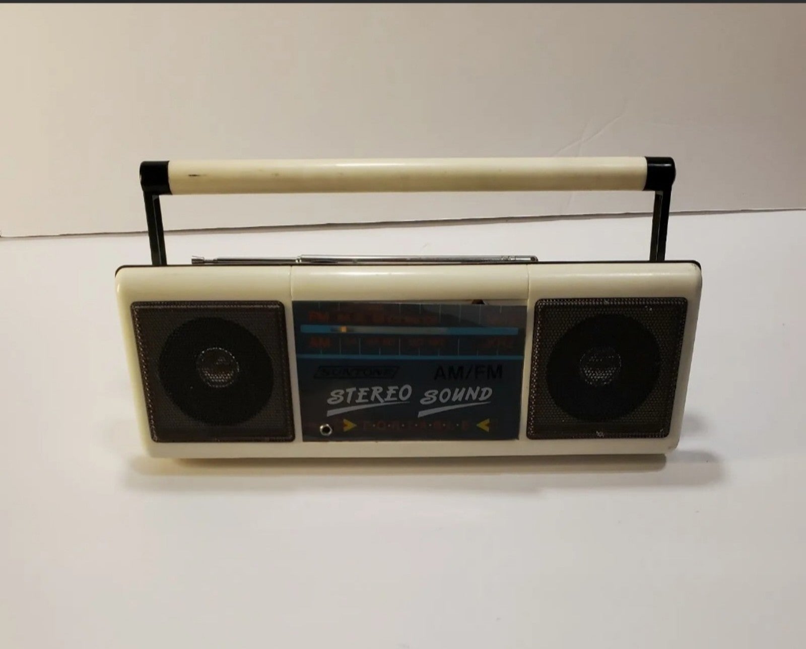Suntone Portable AM/FM Radio Boombox Battery Operated Back To The Future Style