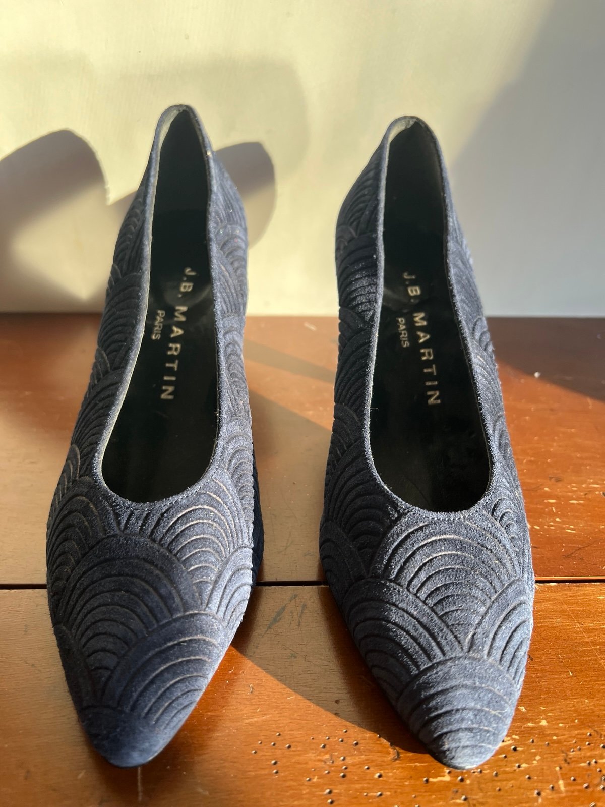 Vintage J.B Martin navy suede pump