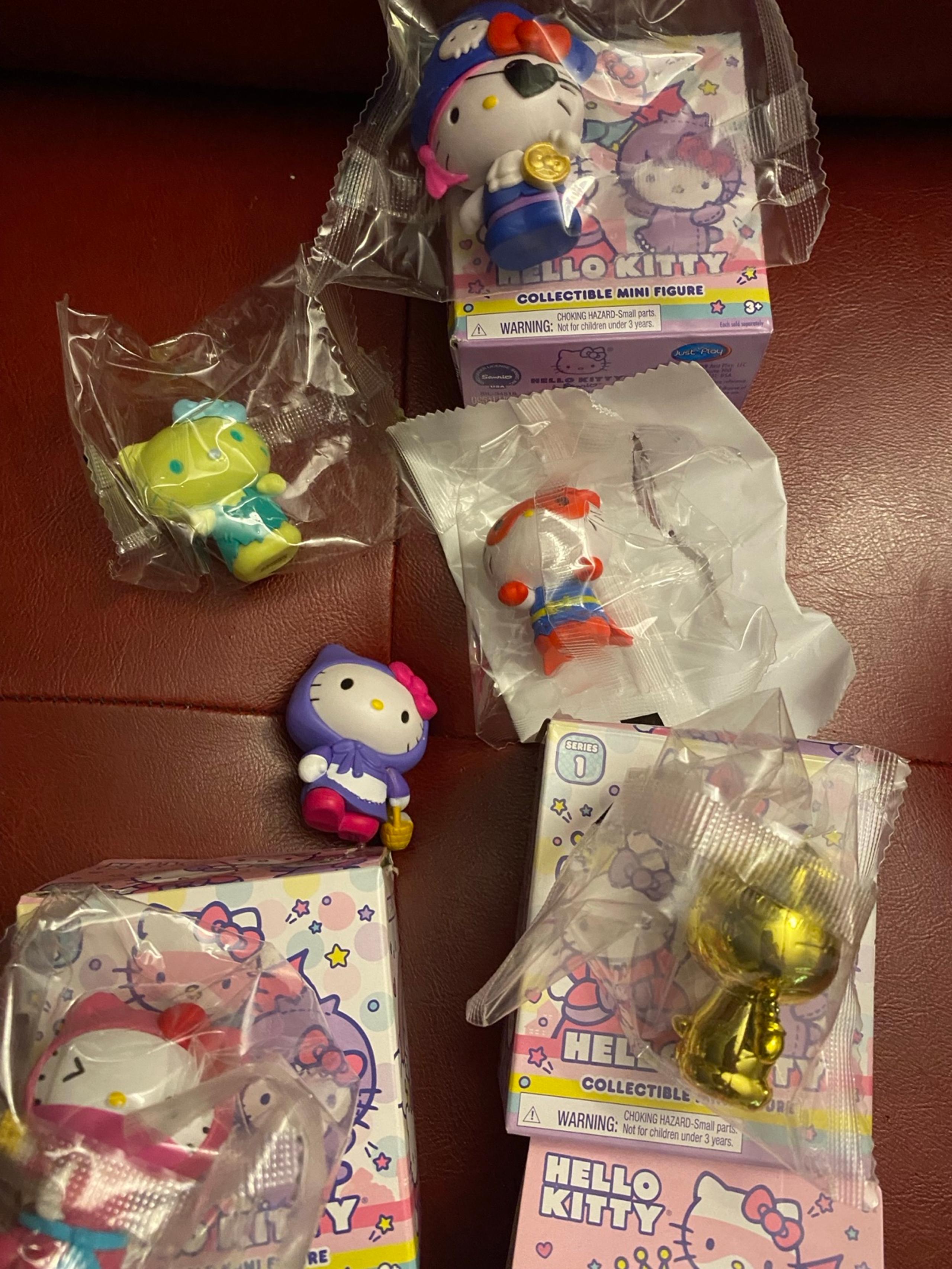 Series 1 Hello Kitty mini figures