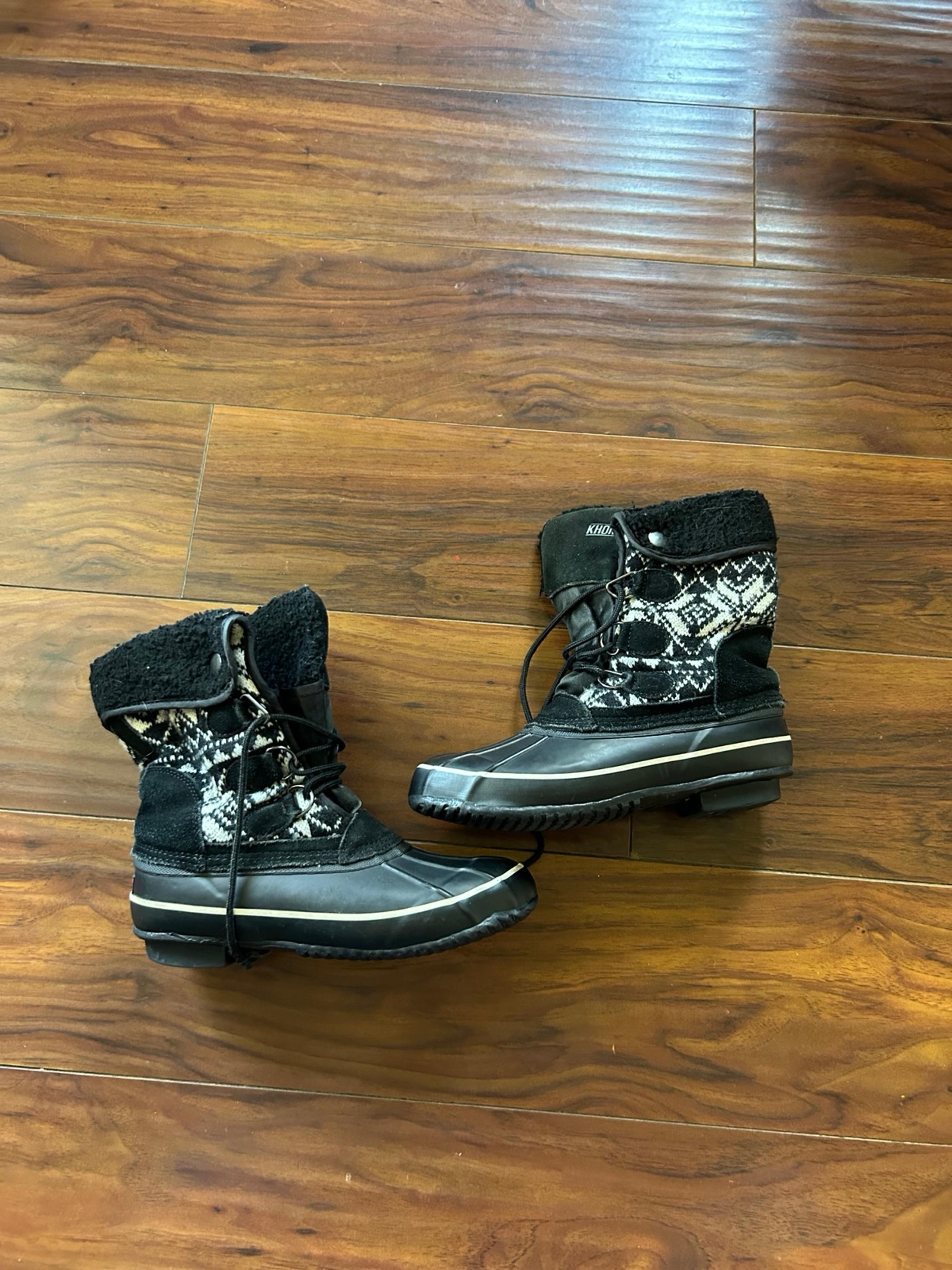 Khombu Women’s Winter Boots, Size 7, used, black and white