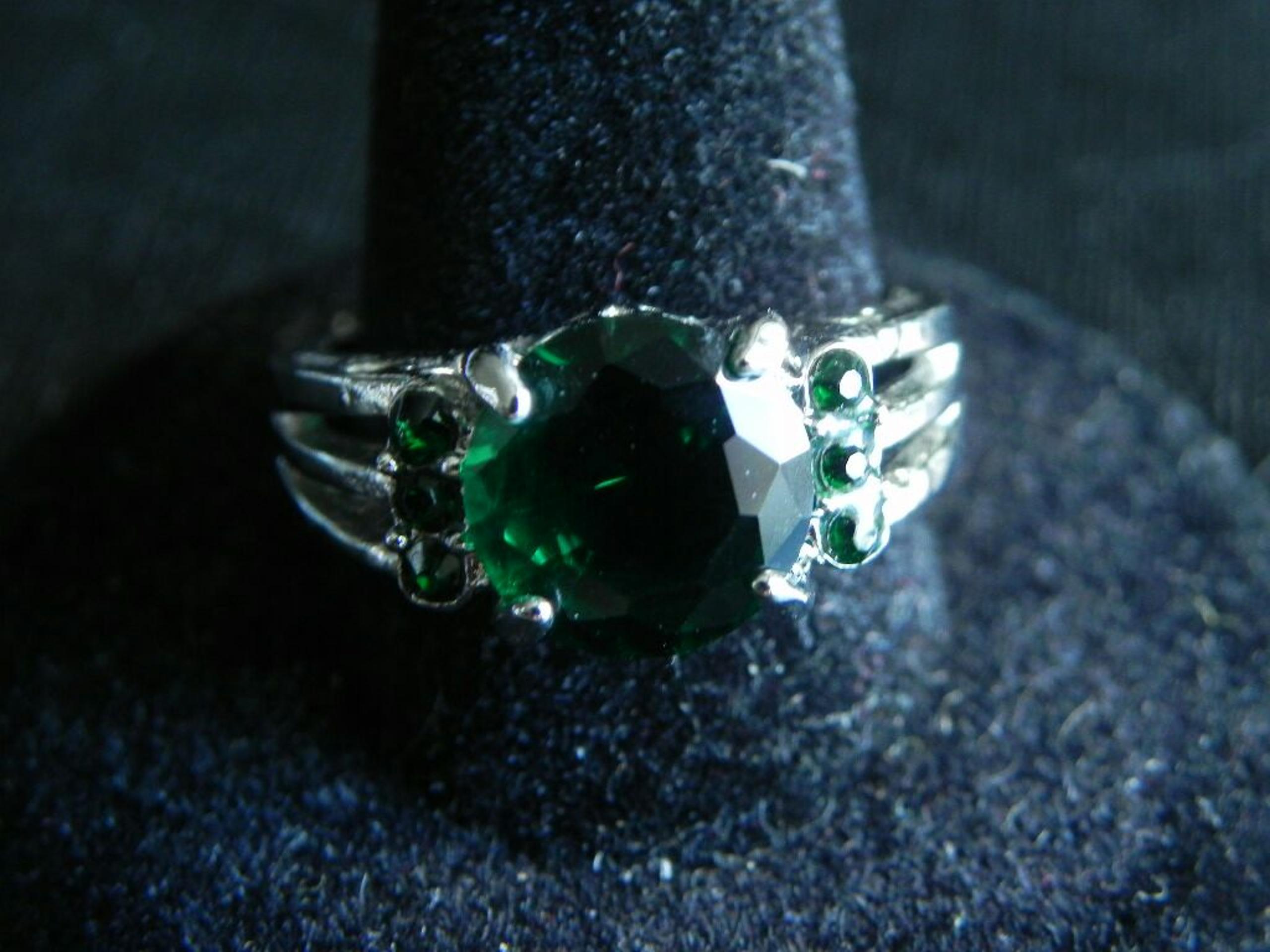 2.56ct. Round Facet Chrome Diopside Ring