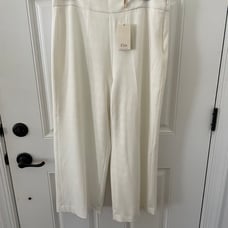 NWT Elie Tahari Cropped Trousers Pants. Fully Lined. Ivory. Gorgeous. Size 12.