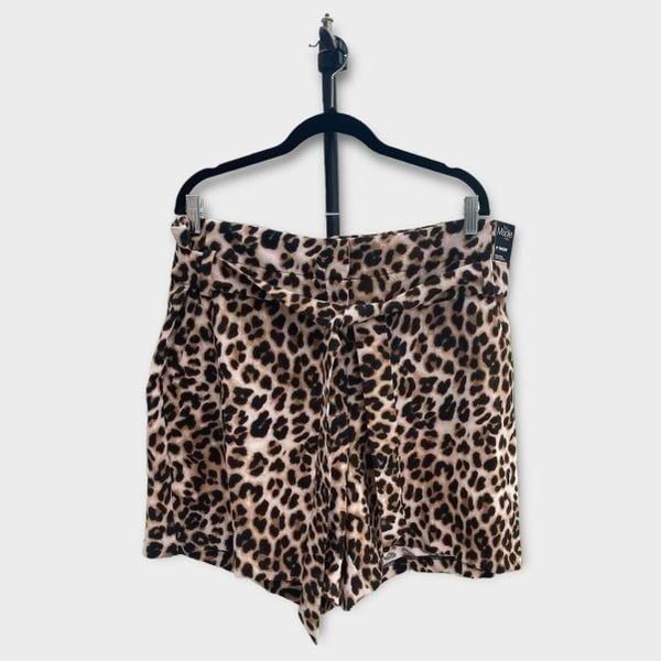 The Madie Pant Leopard Print 6 Shorts Smoothing Stretch Size 16