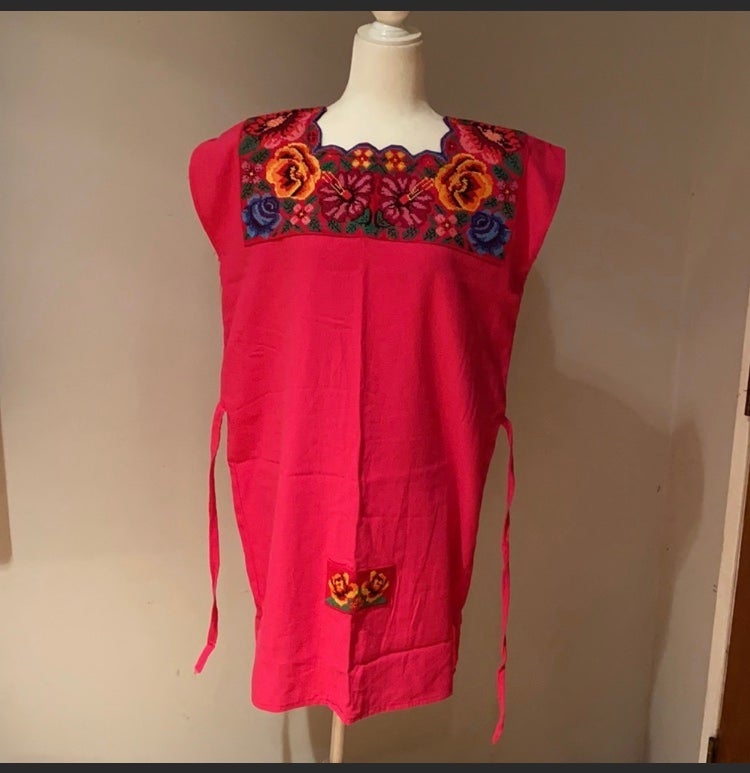 Artisanal Mexican beautiful dress 100% hand embroidered ..
