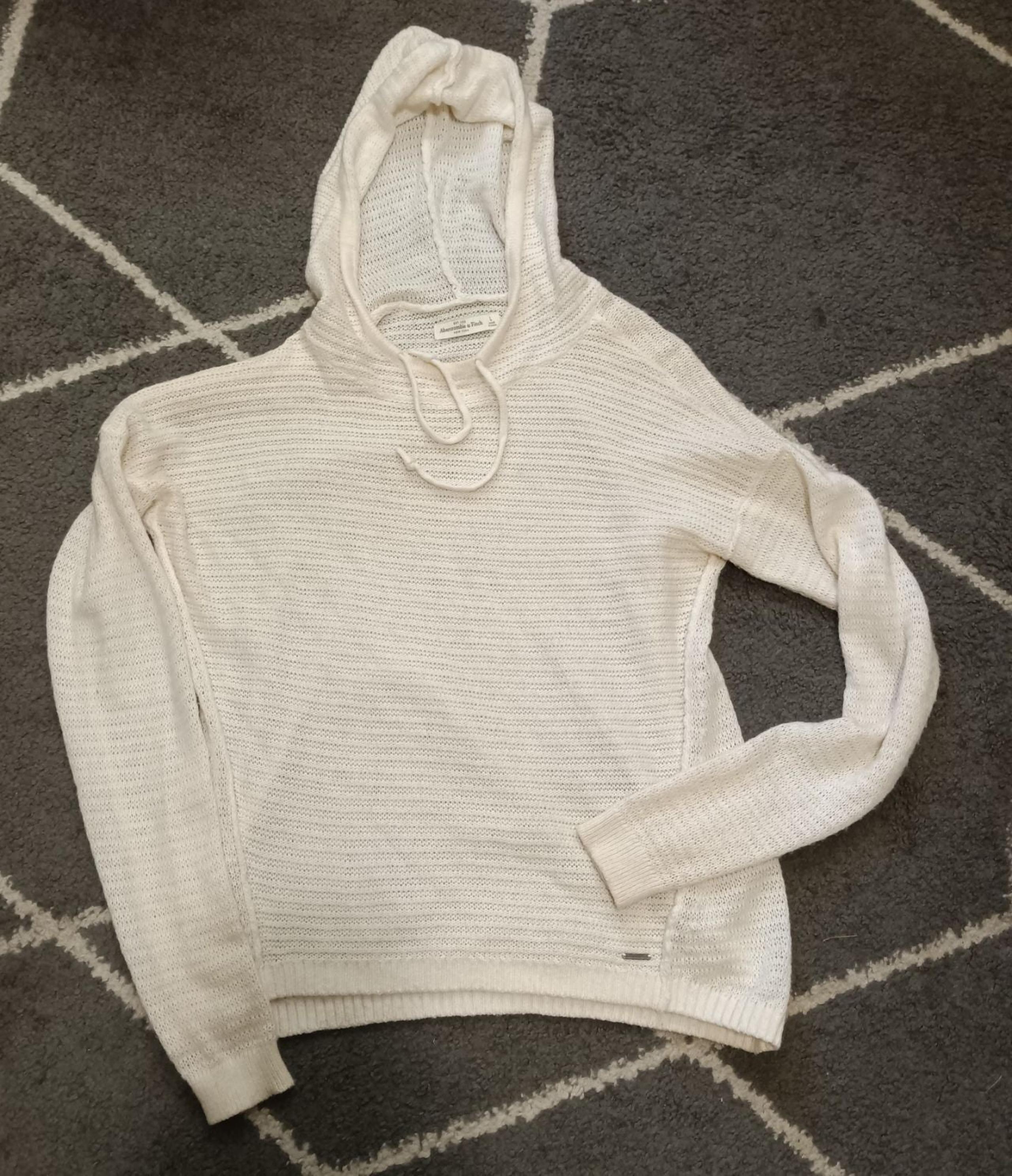 Abercrombie and Fitch light weight Hooded sweater L