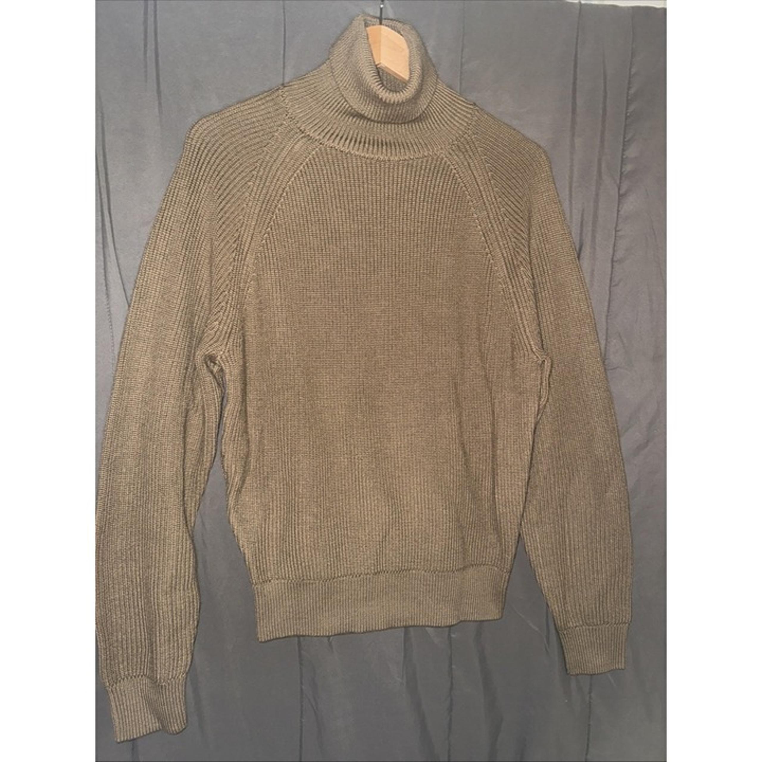 Uniqlo Women Medium Wool Turtleneck Sweater Oversize Tan Wool Acrylic Blend