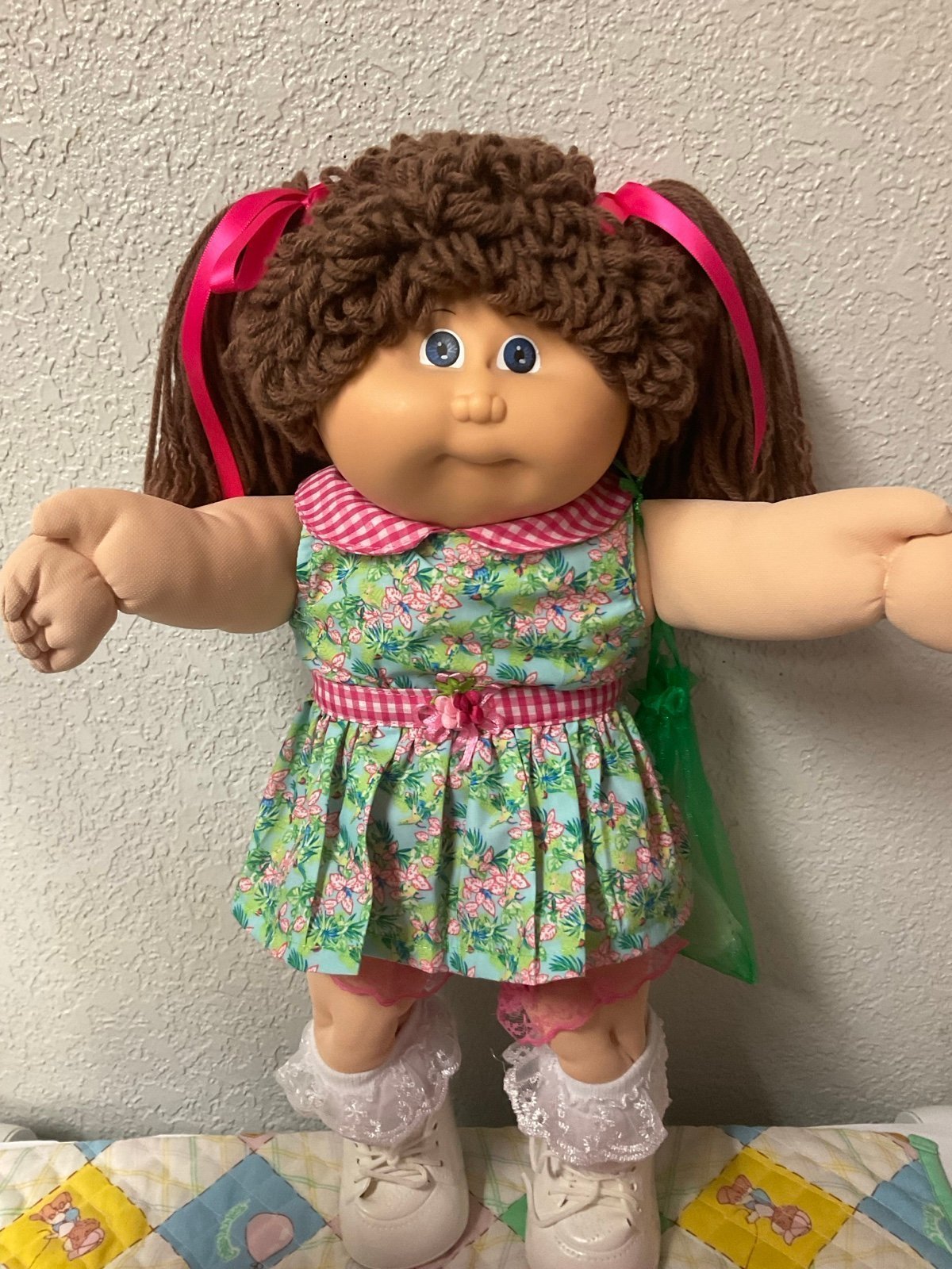 Vintage Cabbage Patch Kid Girl Poodle Hair Violet Eyes Hong Kong 2nd Edition HM1