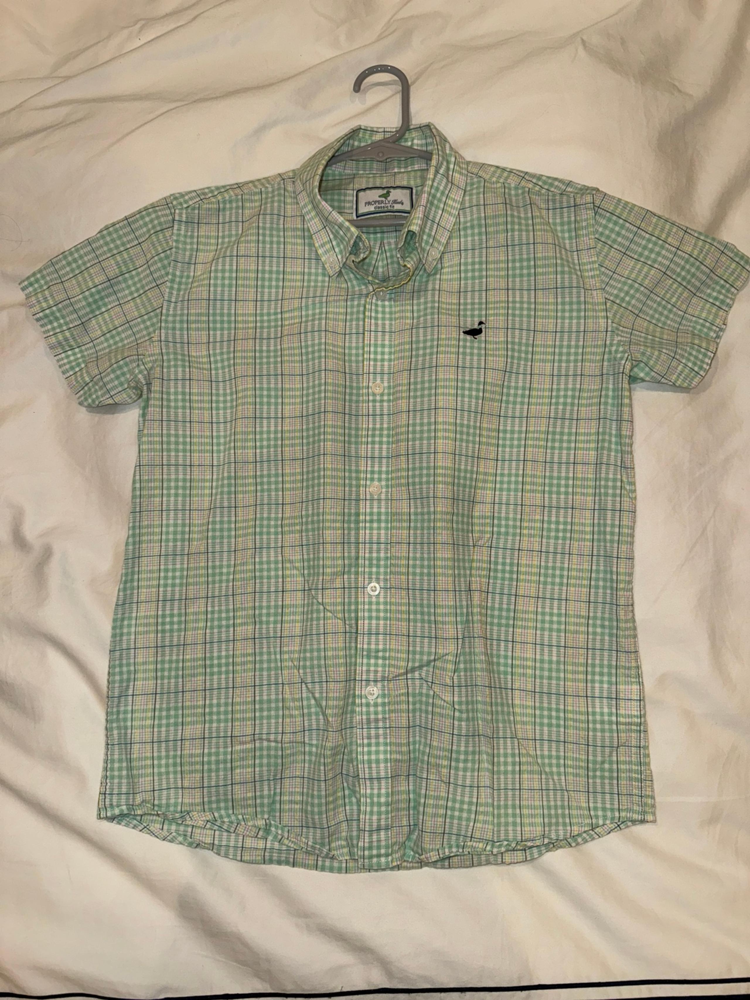 properly tied YL (14-16) plaid button down shirt