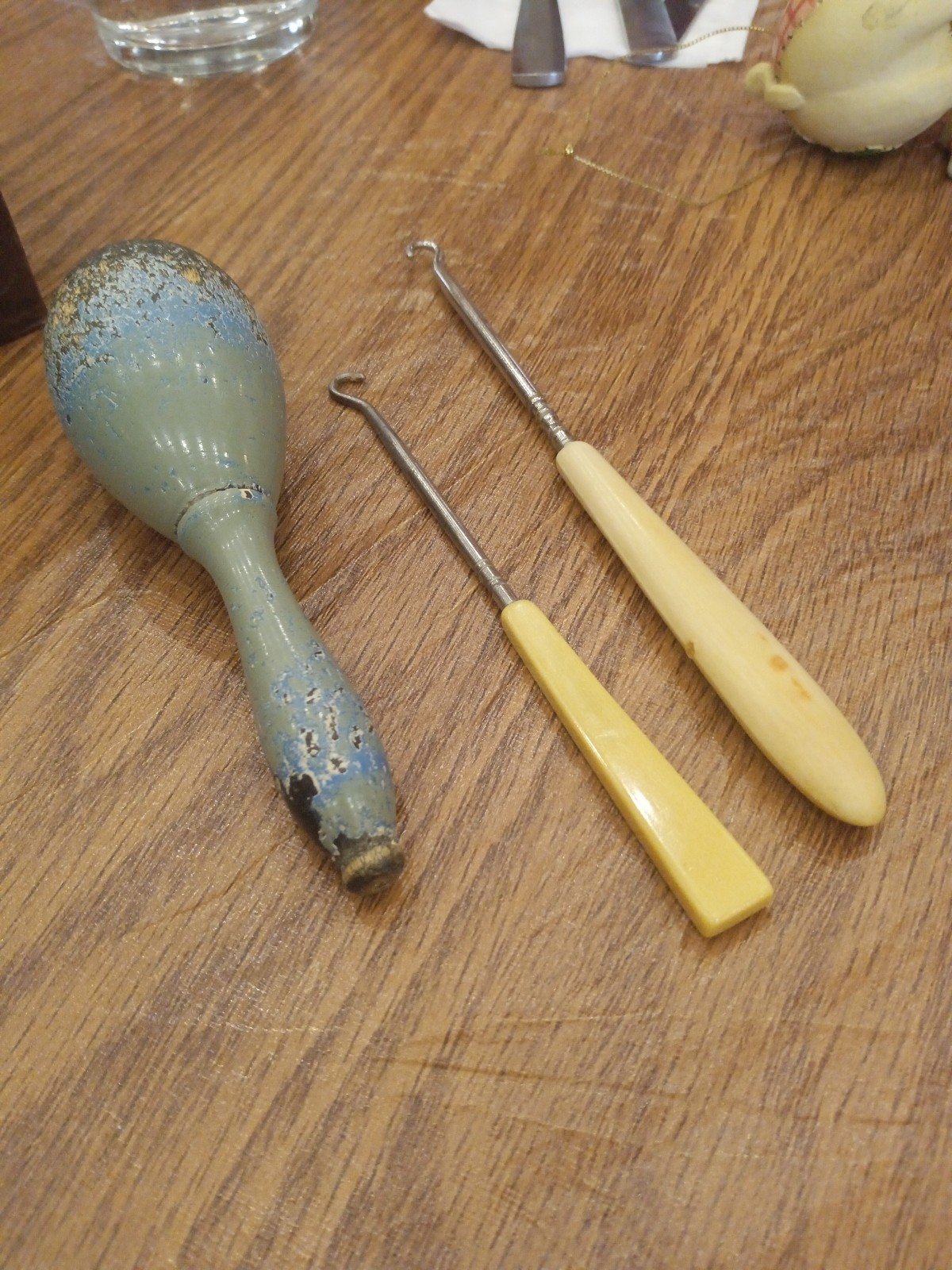 Vintage darning kit