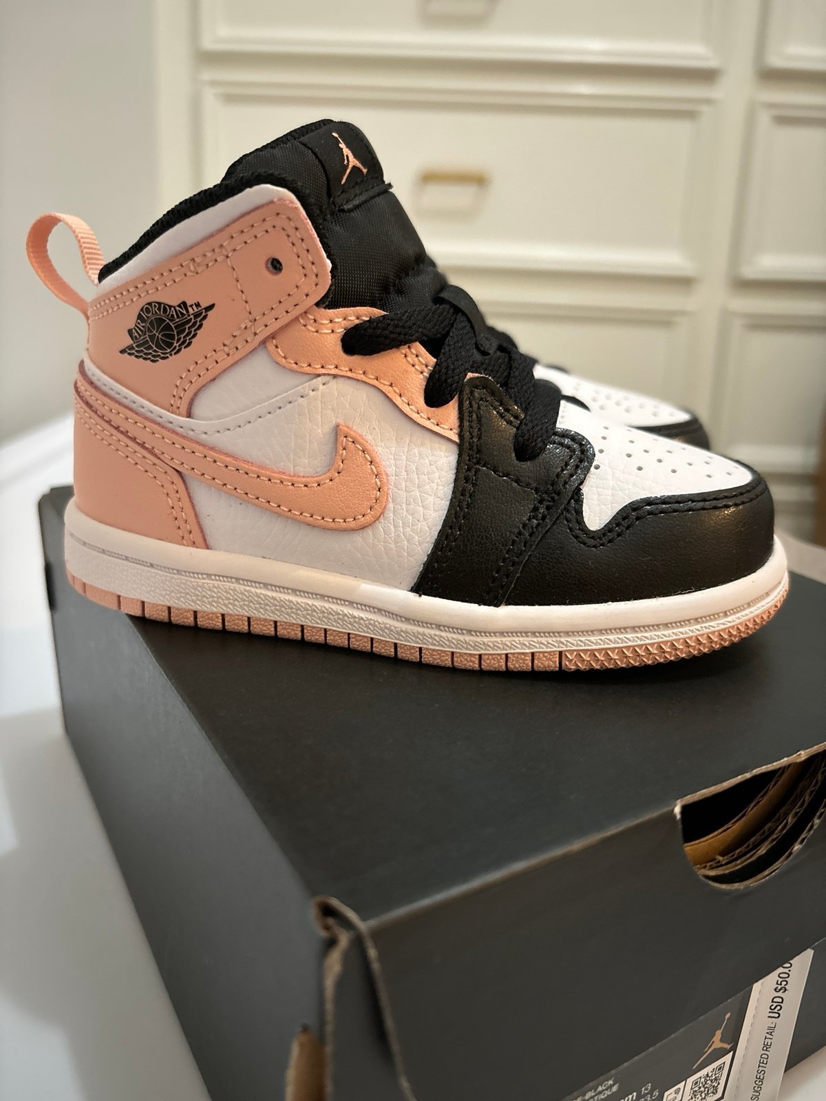 Jordan 1 MID (TD) 7c white/artic orange-black “crimson tint”