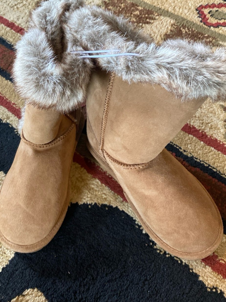 Bear paw women boots New size 6
