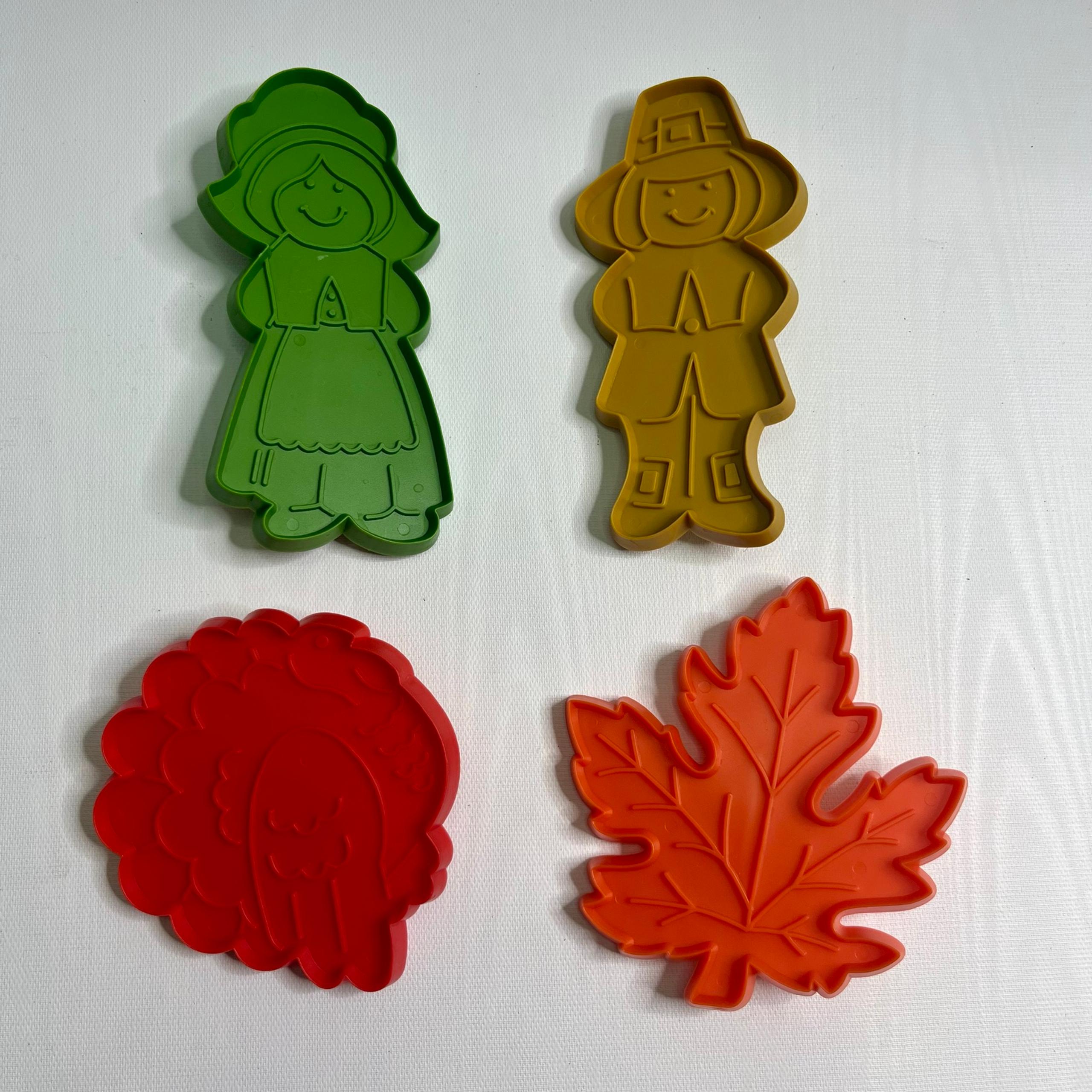 4 Plastic Cookie Cutters - Thanksgiving Pilgrims Leaf Turkey - Vintage Hallmark