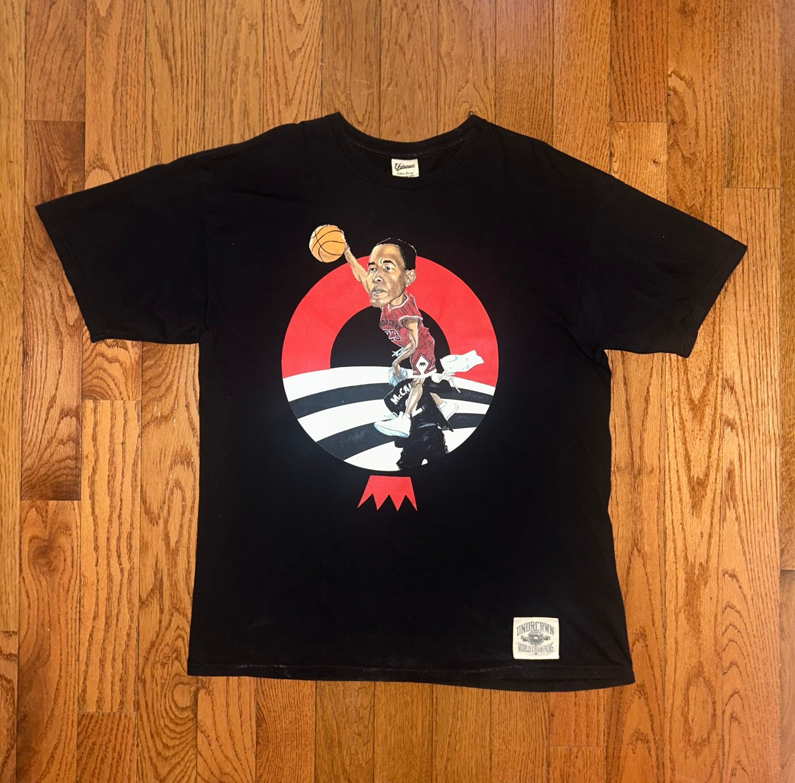 Barack Obama Dunking McCain Chicago Bulls UNDRCRWN T-Shirt Size XL