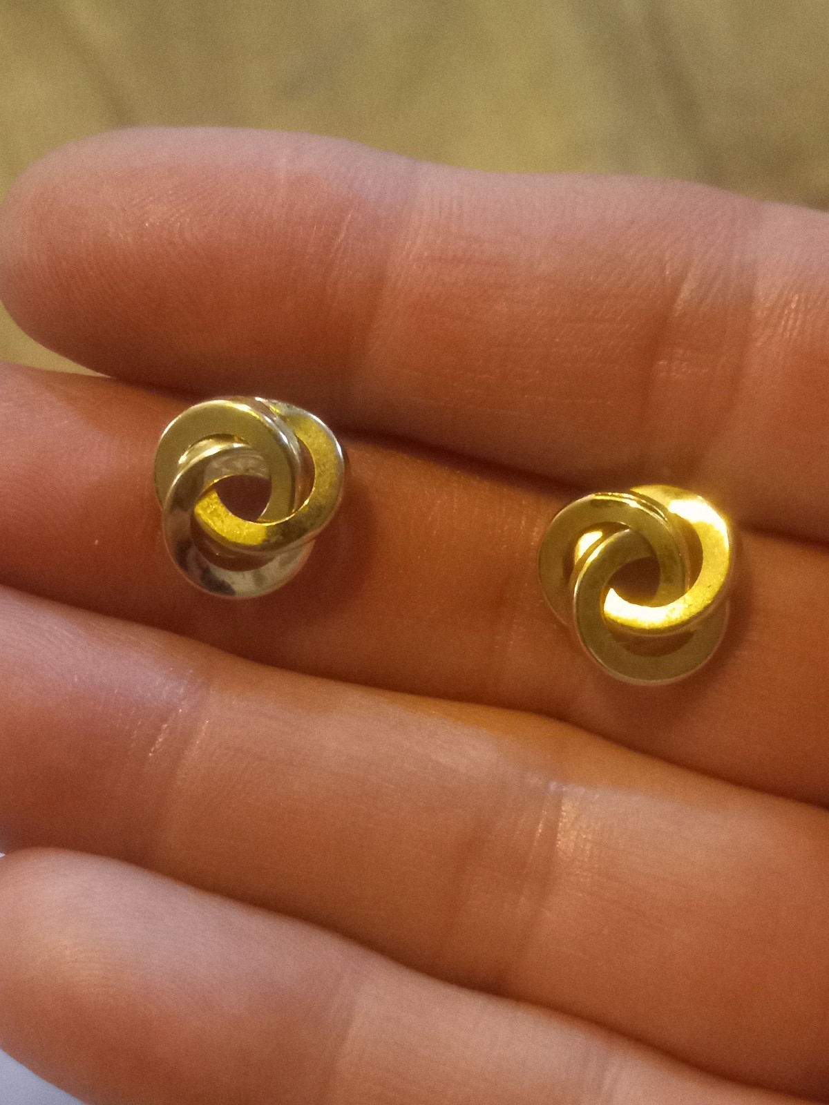 14kt gold earrings